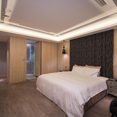 U-Her Hotel Taichung Exterior foto