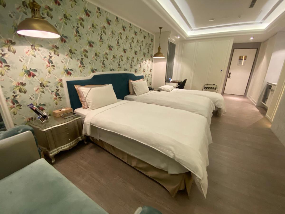 U-Her Hotel Taichung Exterior foto