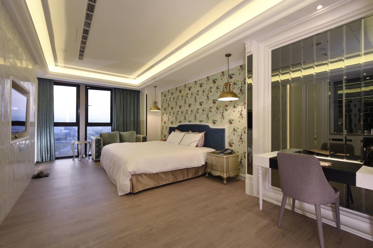 U-Her Hotel Taichung Exterior foto