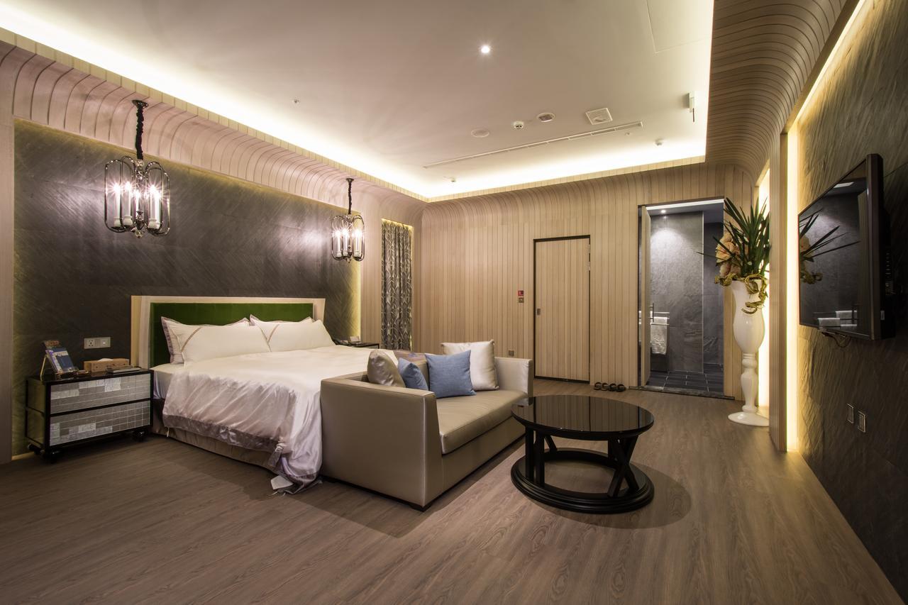 U-Her Hotel Taichung Exterior foto