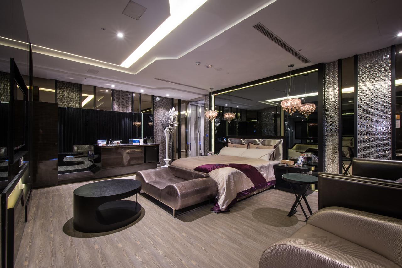 U-Her Hotel Taichung Exterior foto