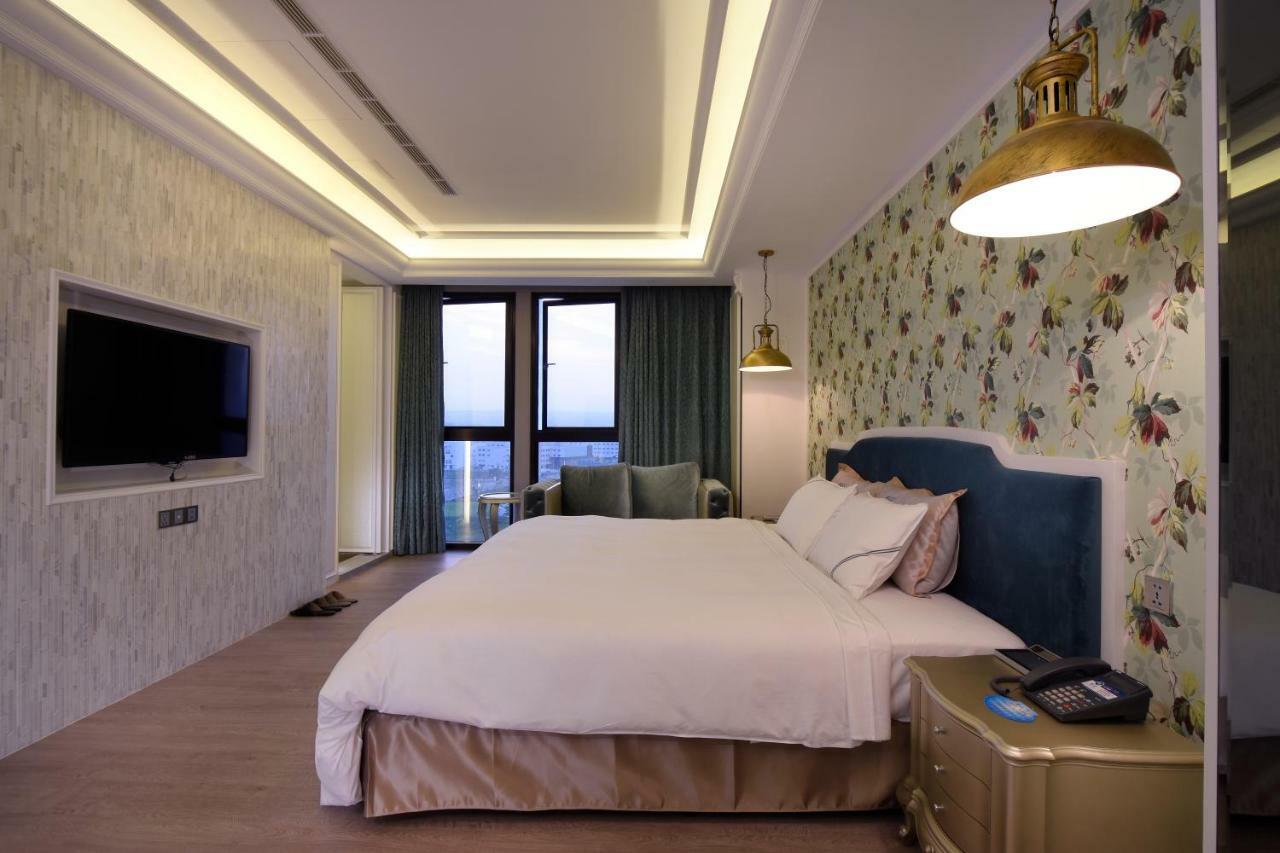 U-Her Hotel Taichung Exterior foto
