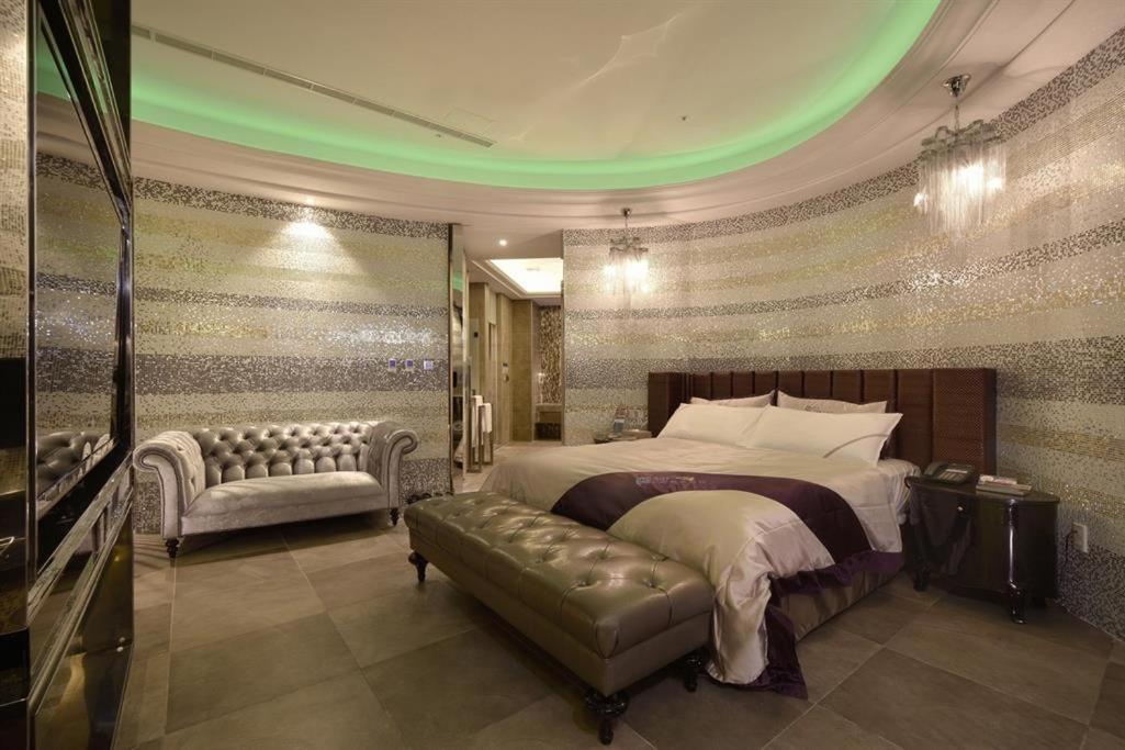 U-Her Hotel Taichung Exterior foto